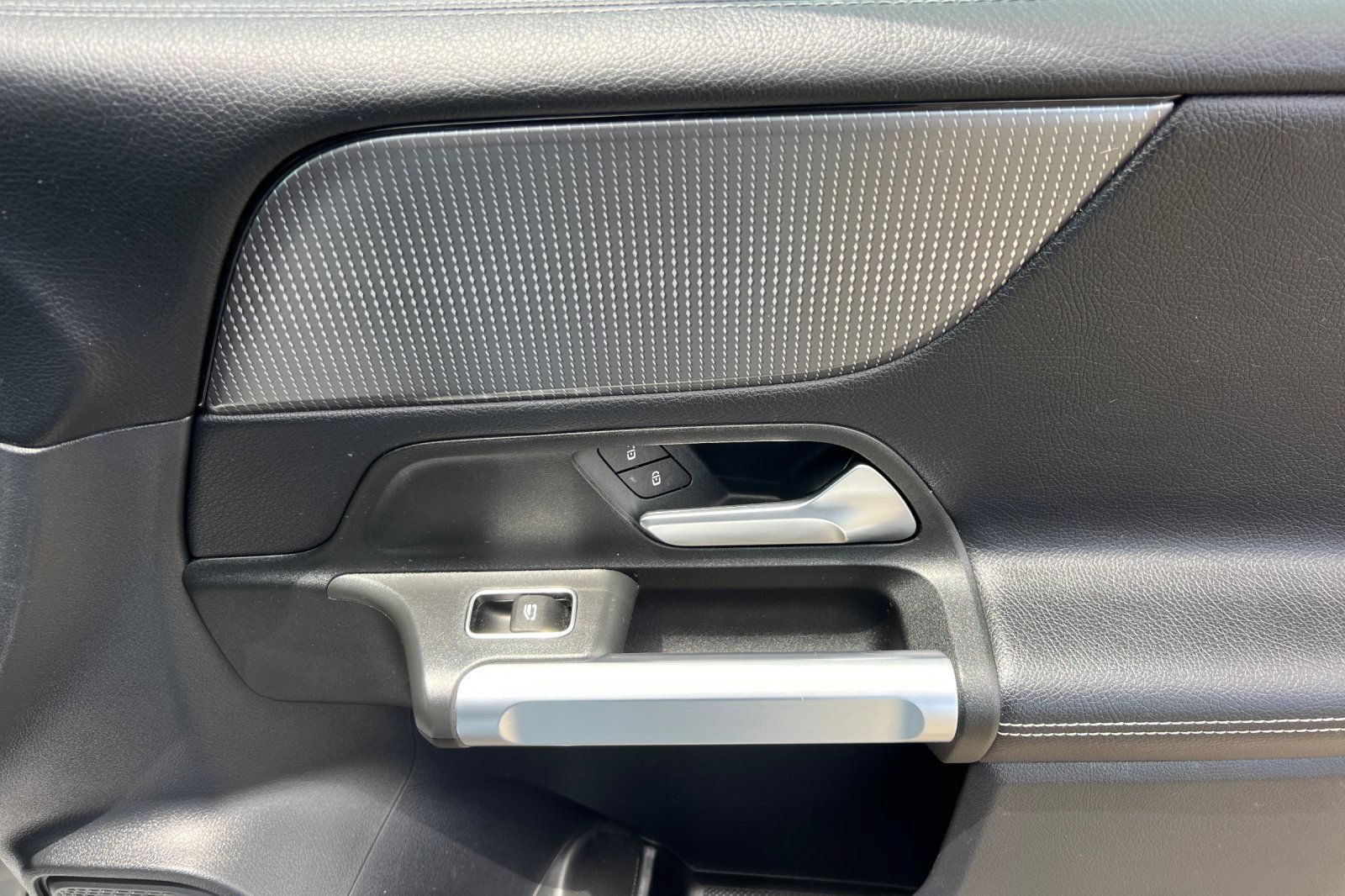 Used 2022 Mercedes-Benz GLB 250 image 20