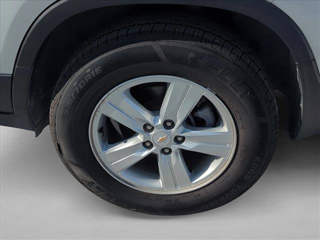 Used 2020 Chevrolet Trax LS w/ Tint and Cruise Package AWD/4WD image 8