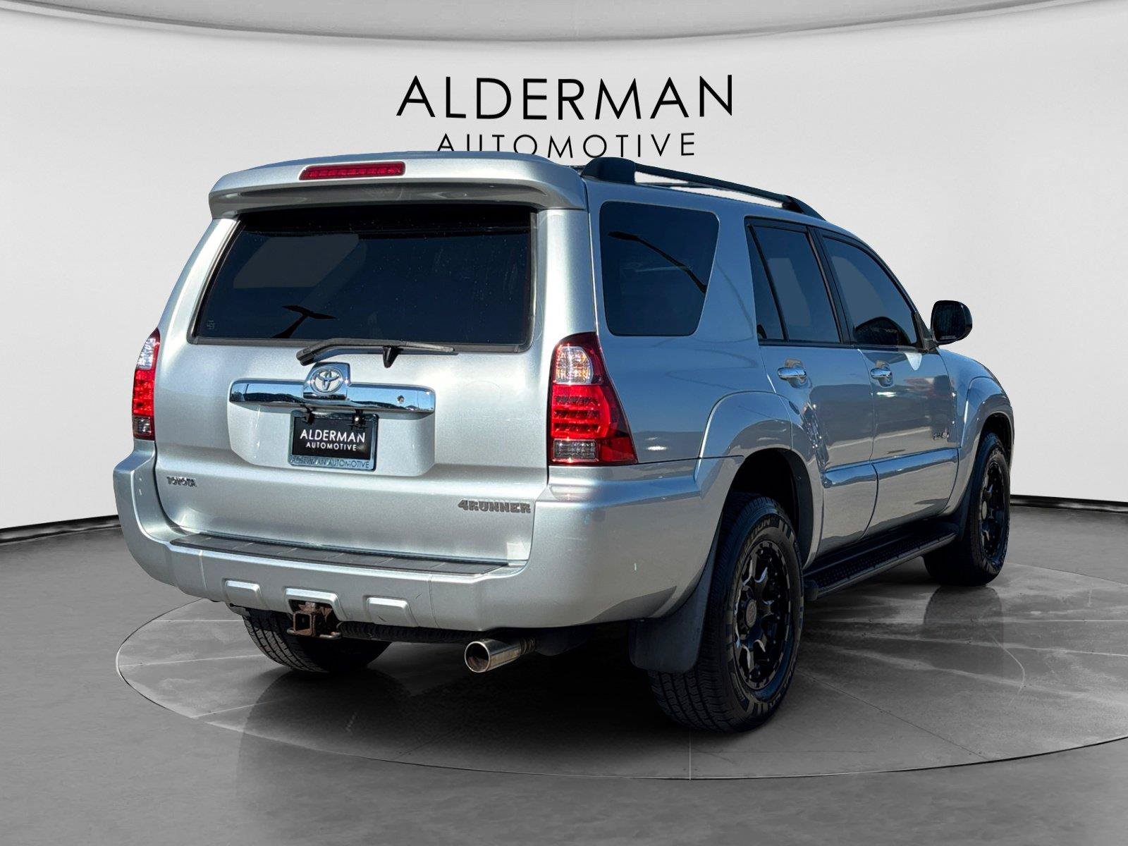 Used 2008 Toyota 4Runner SR5 AWD/4WD image 5