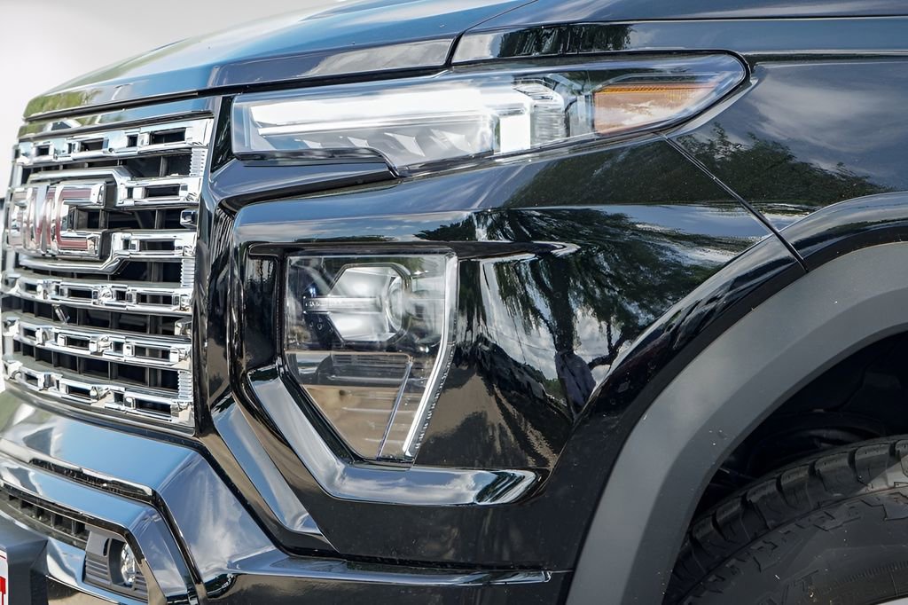 New 2026 GMC Canyon Denali image 3
