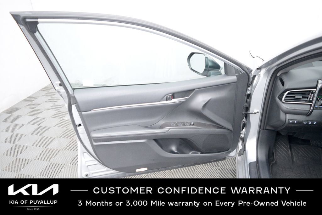 Used 2024 Toyota Camry XSE w/ Navigation Package FWD image 9