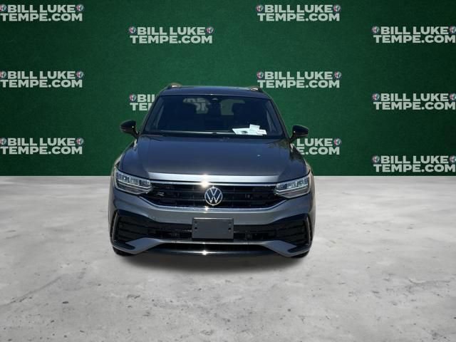 Used 2023 Volkswagen Tiguan SE R-Line image 4