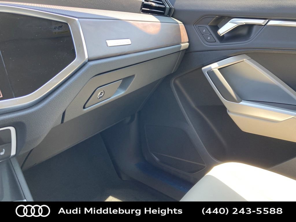 Certified 2025 Audi Q3 2.0T Premium w/ Convenience Package image 44