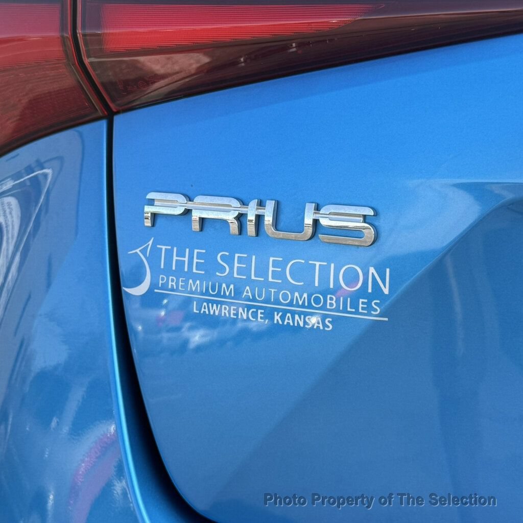 Used 2019 Toyota Prius LE FWD image 15