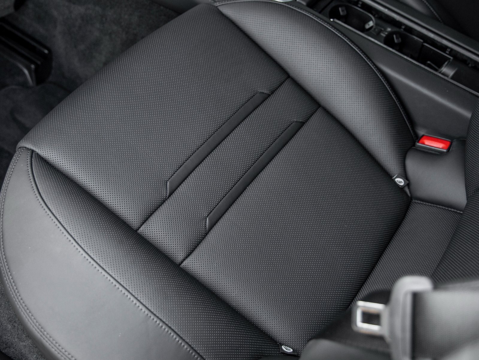 Certified 2023 Porsche Panamera GTS image 30