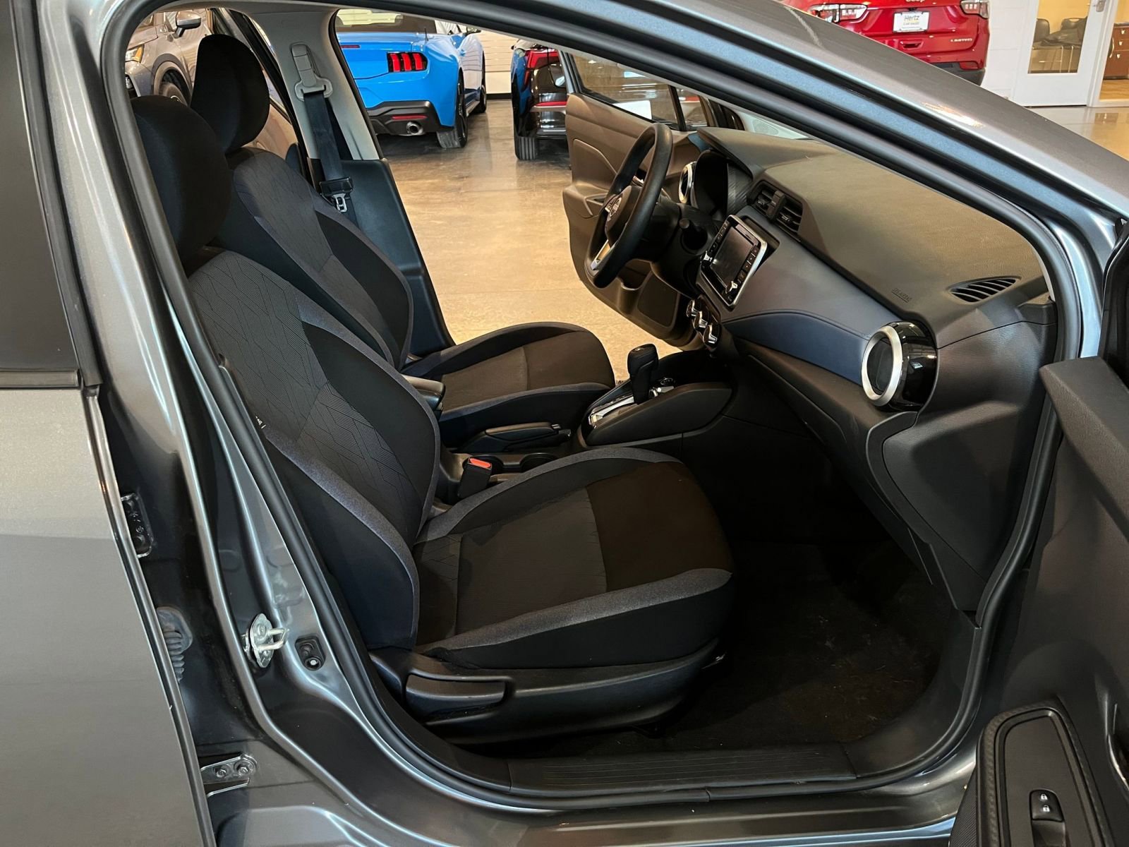 Used 2025 Nissan Versa SV image 35