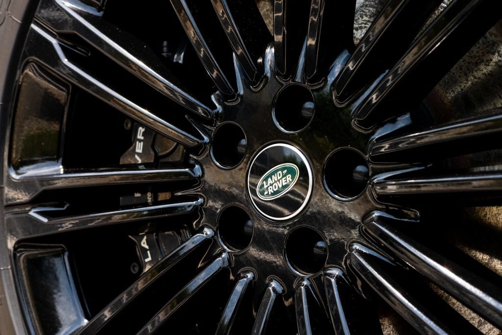 Used 2024 Land Rover Range Rover Long Wheelbase Autobiography AWD/4WD image 11