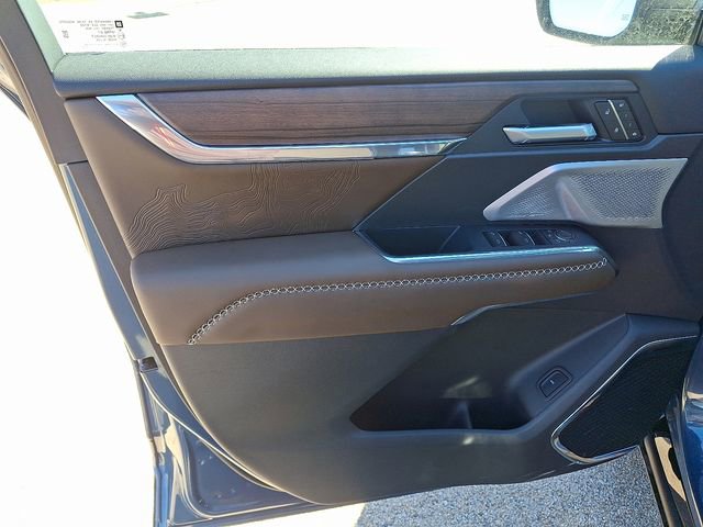 New 2026 GMC Acadia Denali Ultimate w/ LPO, Floor Liner Package image 13