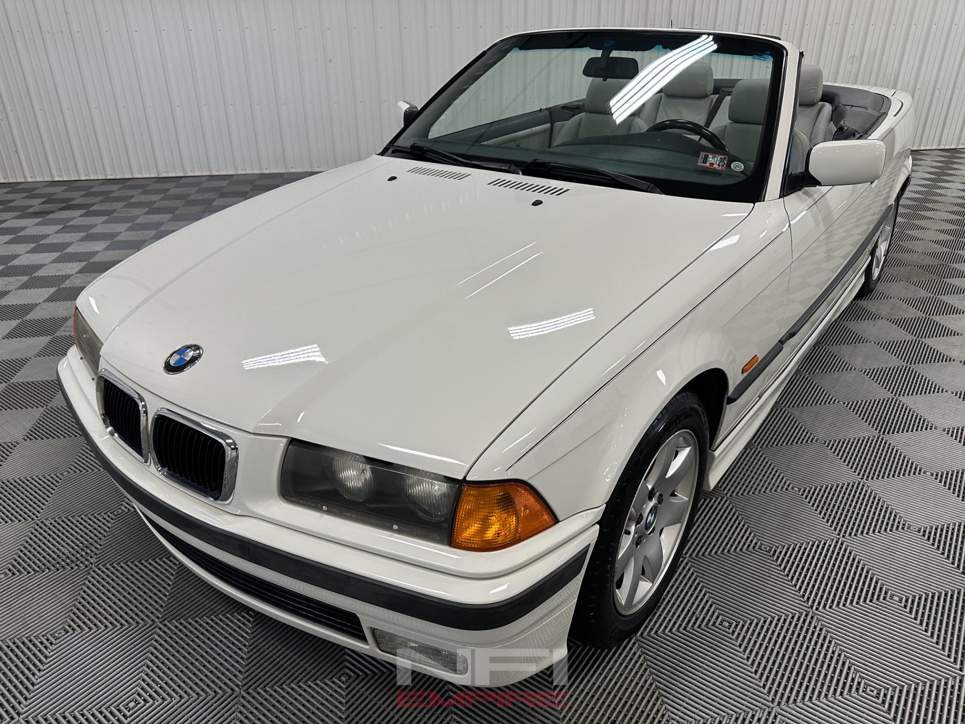 Used 1999 BMW 323i Convertible RWD image 5