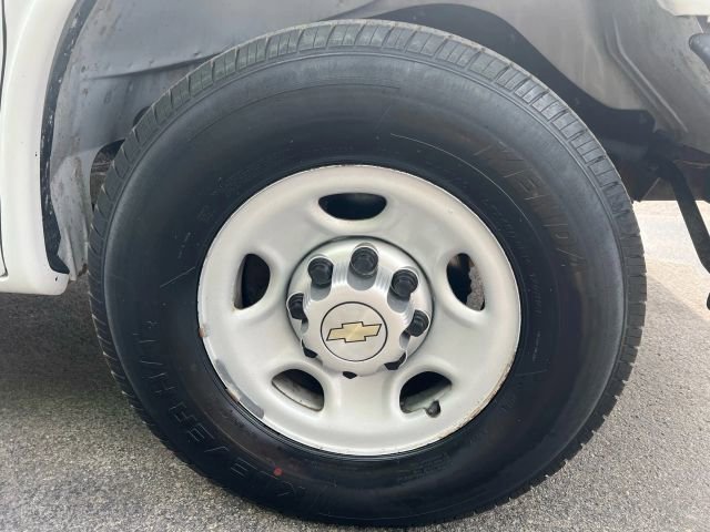 Used 2013 Chevrolet Express 2500 image 14