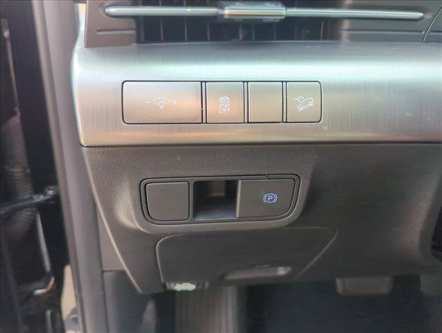 Used 2025 Hyundai Kona SEL FWD image 11