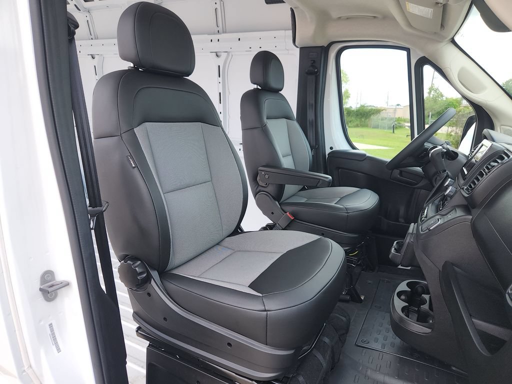 Used 2026 RAM ProMaster 2500 w/ Convenience Group FWD image 18