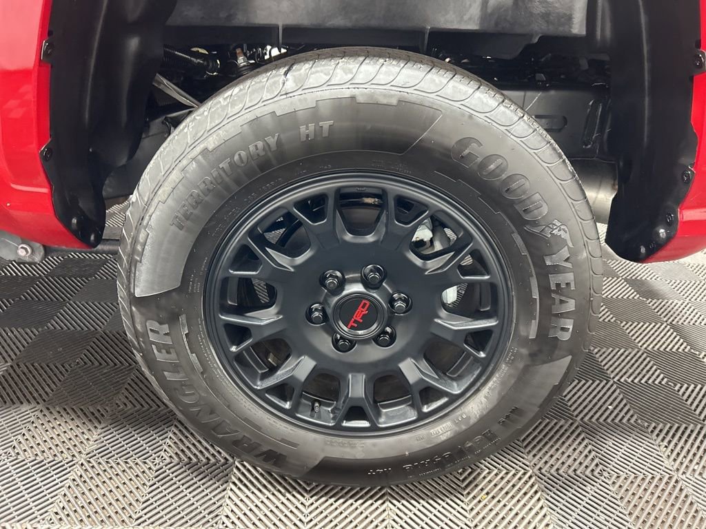 Used 2025 Toyota Tacoma SR5 image 30