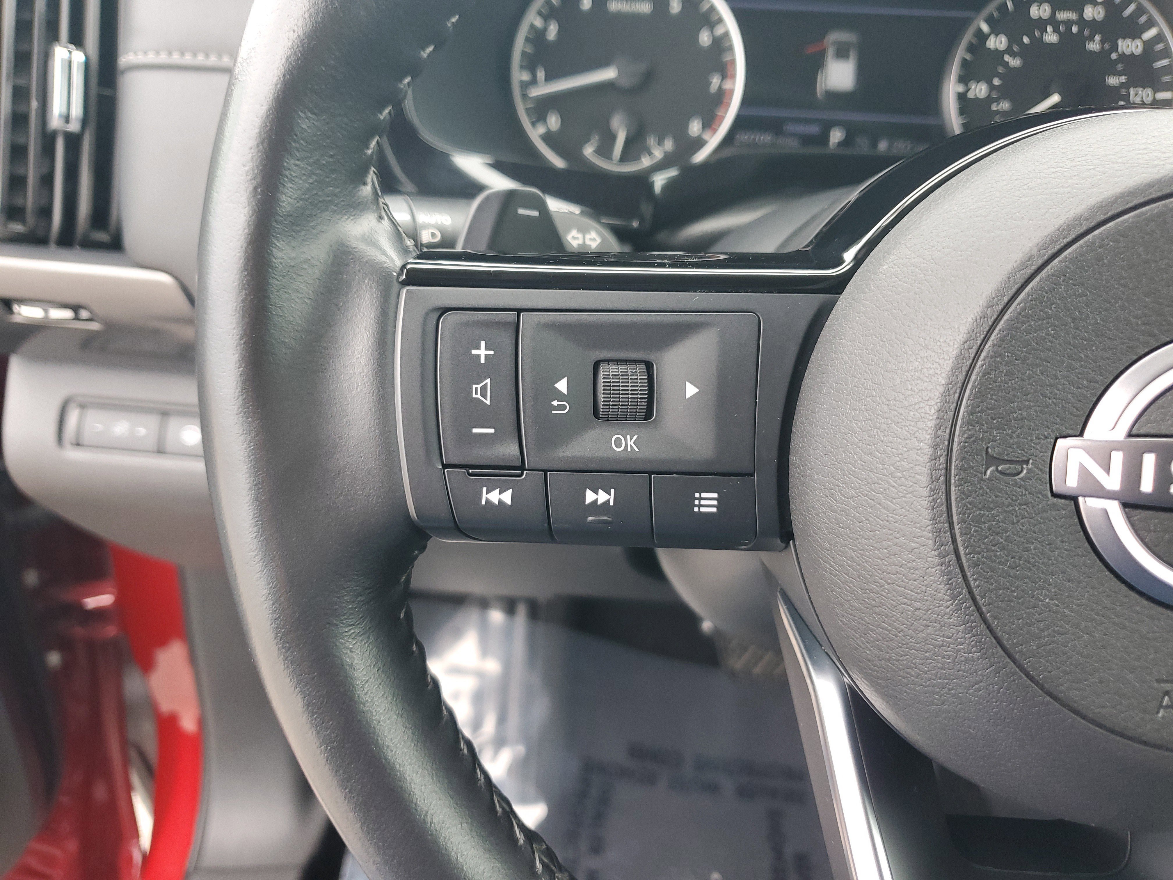 Used 2024 Nissan Pathfinder SL image 22