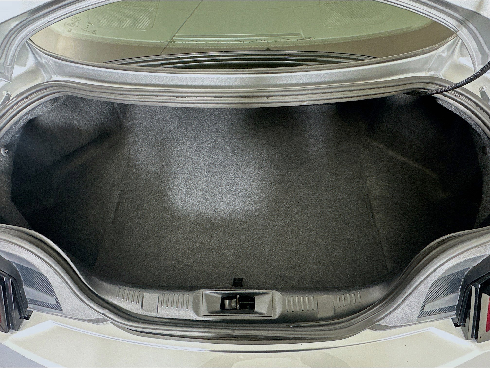 Used 2025 Ford Mustang Premium RWD image 26