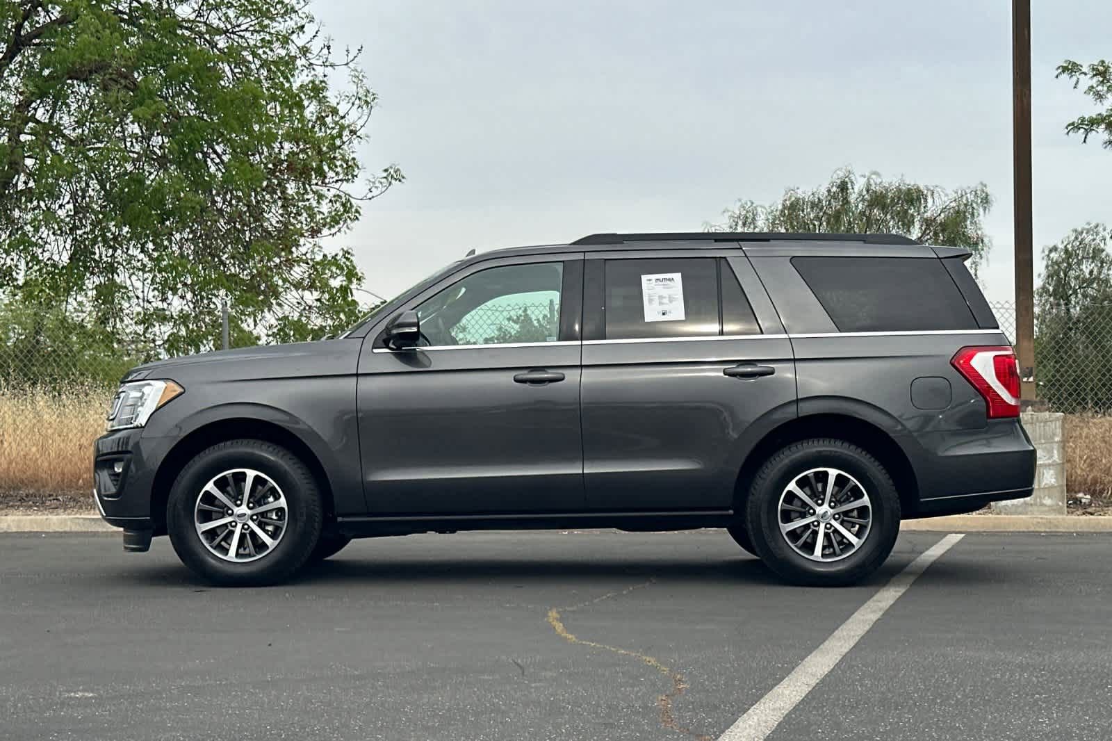 Used 2019 Ford Expedition XLT w/ Equipment Group 202A image 5