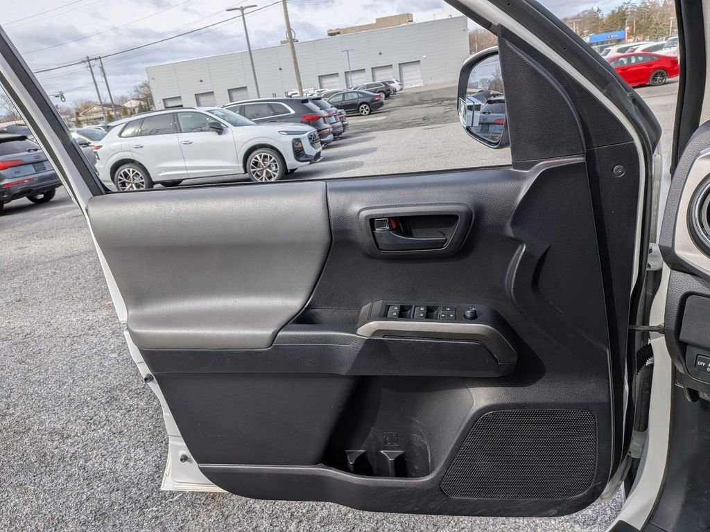 Used 2020 Toyota Tacoma SR5 image 7