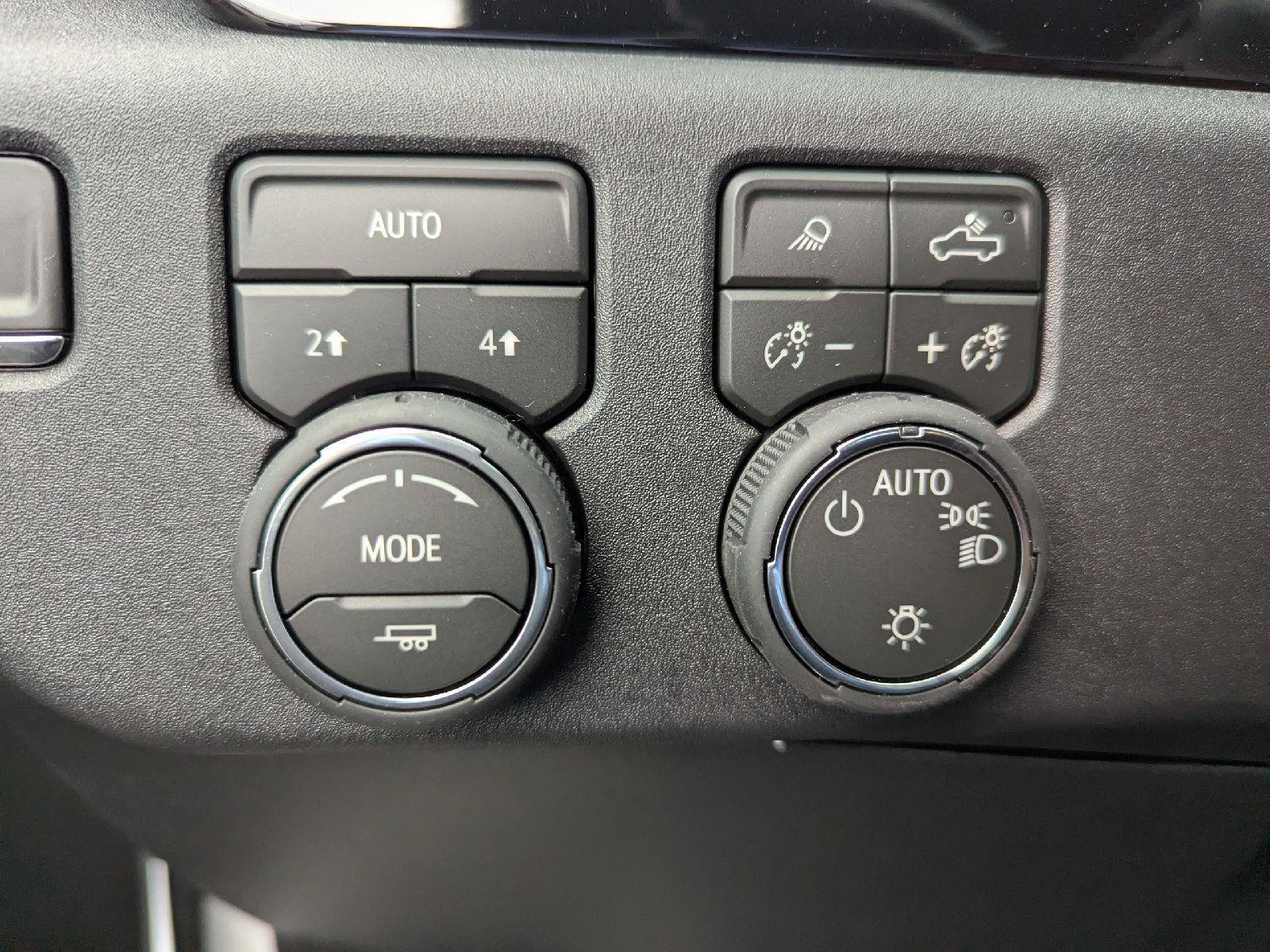 New 2026 Chevrolet Silverado 1500 LT w/ Safety Package AWD/4WD image 44
