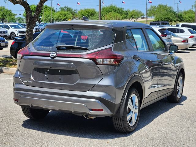 Used 2022 Nissan Kicks S image 4