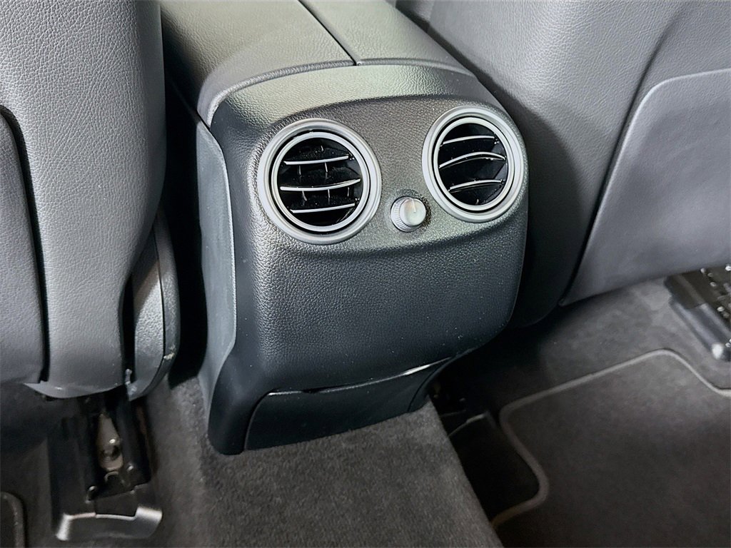 Used 2021 Mercedes-Benz GLC 300 4MATIC image 25