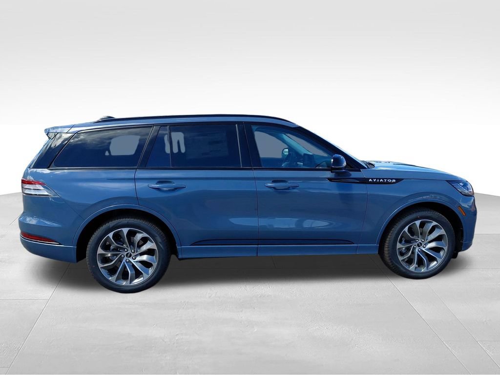 New 2026 Lincoln Aviator AWD w/ Jet Appearance Package image 8