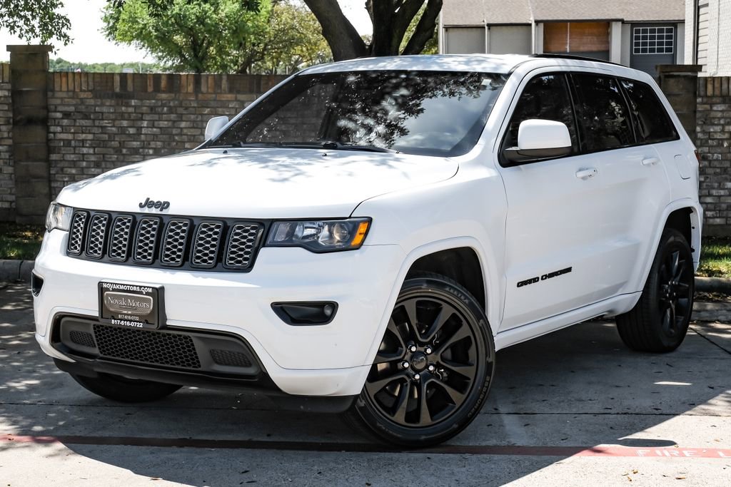 Used 2019 Jeep Grand Cherokee Altitude image 11