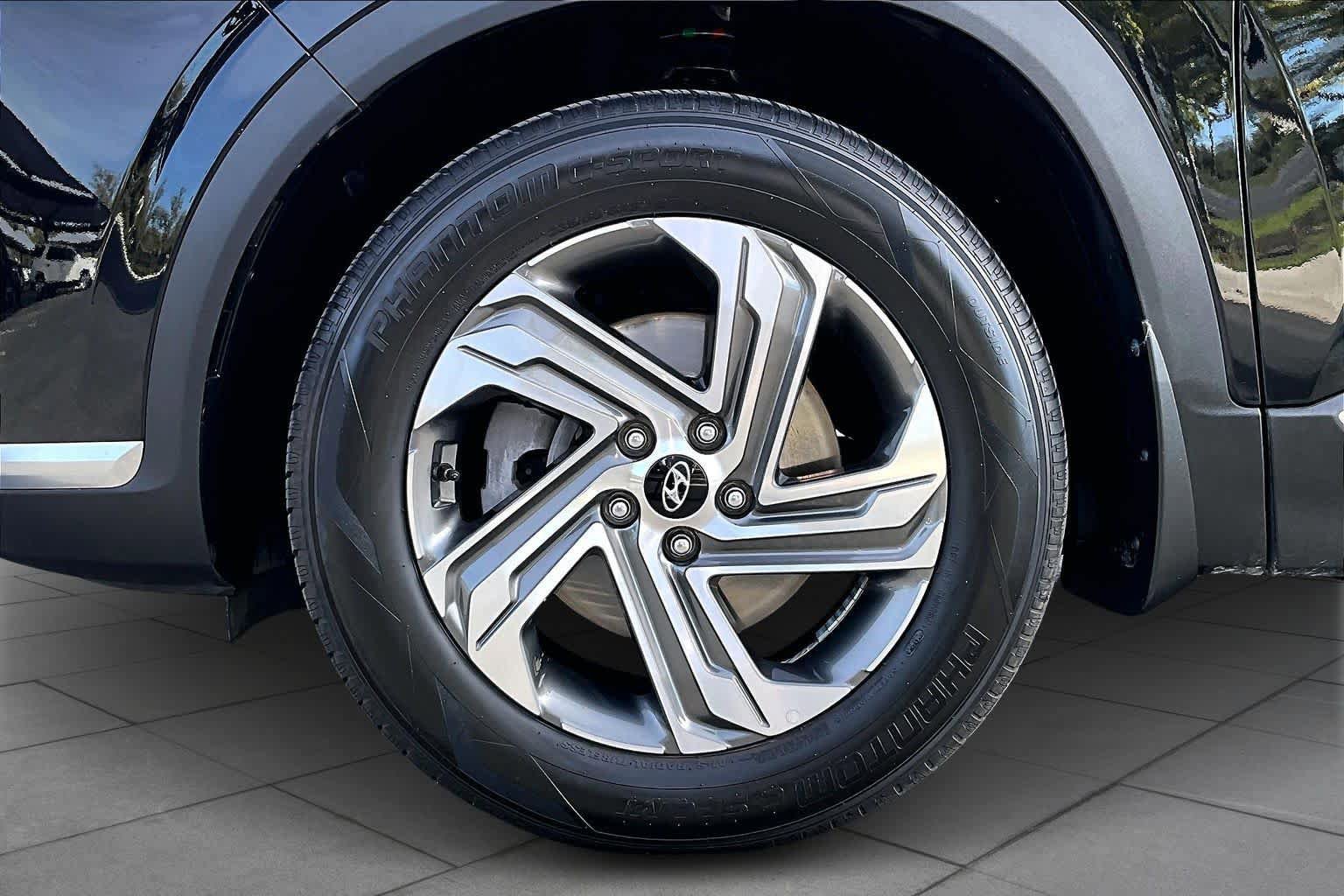Used 2022 Hyundai Santa Fe SEL FWD image 11