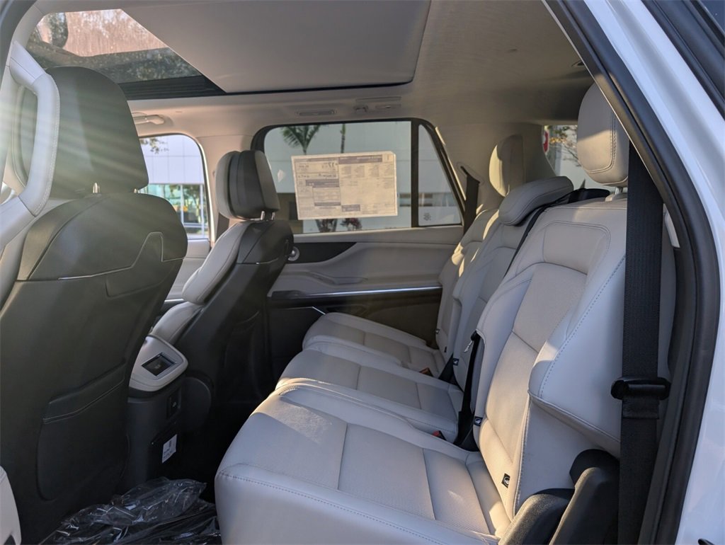 New 2026 Lincoln Navigator L Reserve image 12