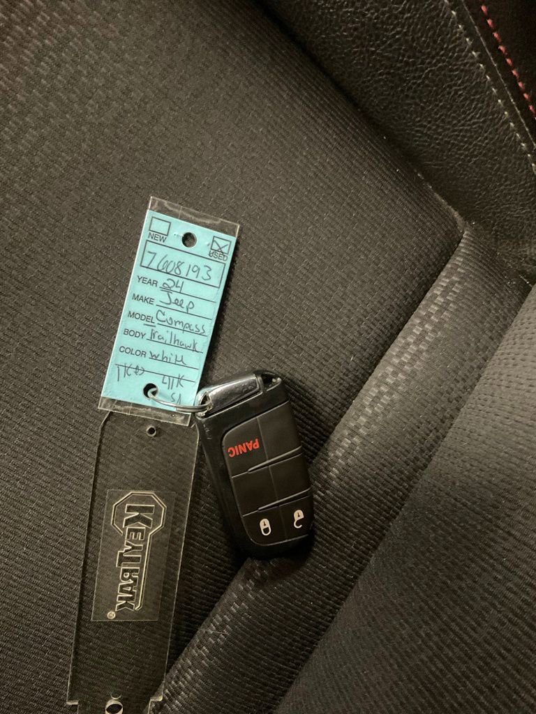 Used 2024 Jeep Compass Trailhawk image 37