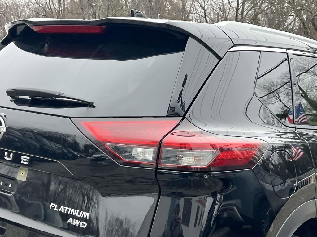 Used 2023 Nissan Rogue Platinum w/ Platinum Premium Package image 9