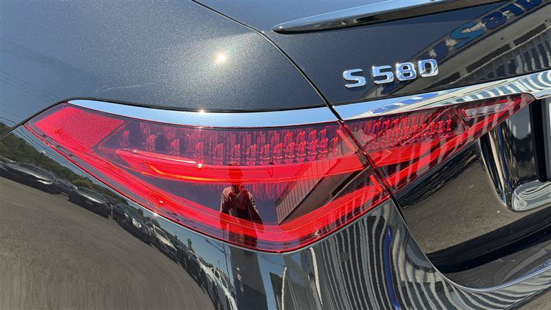 Used 2023 Mercedes-Benz S 580 4MATIC Sedan image 16