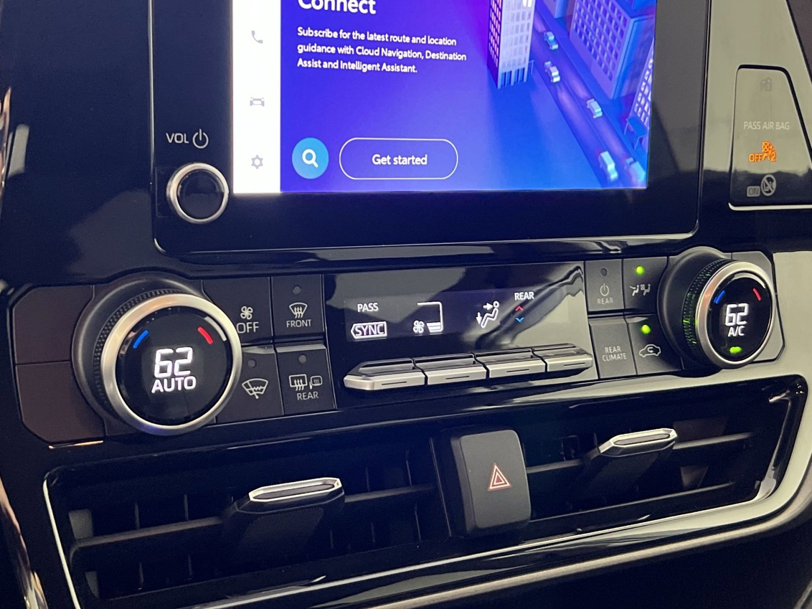 Used 2024 Toyota Highlander LE image 21