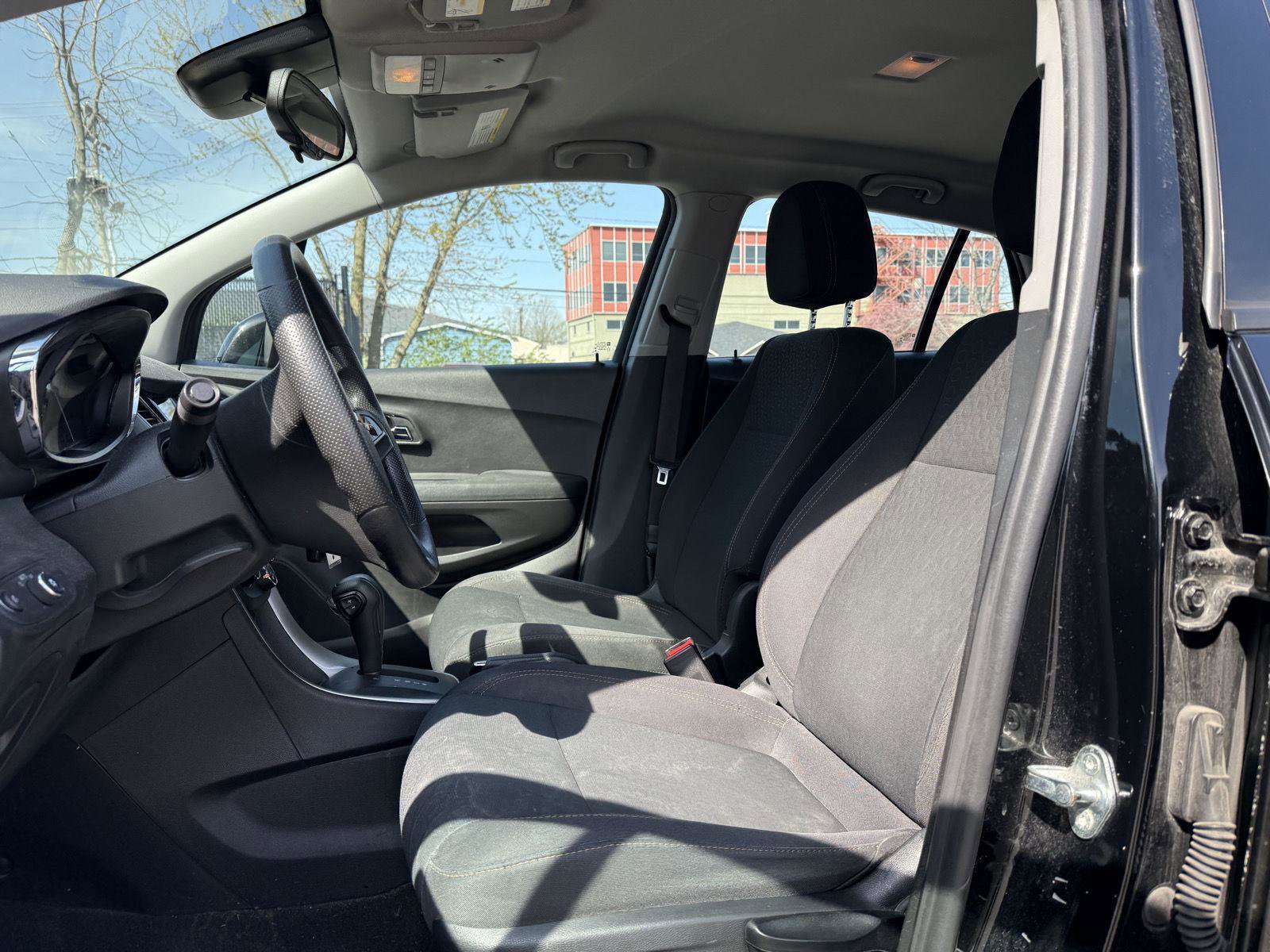 Used 2018 Chevrolet Trax LS FWD image 9
