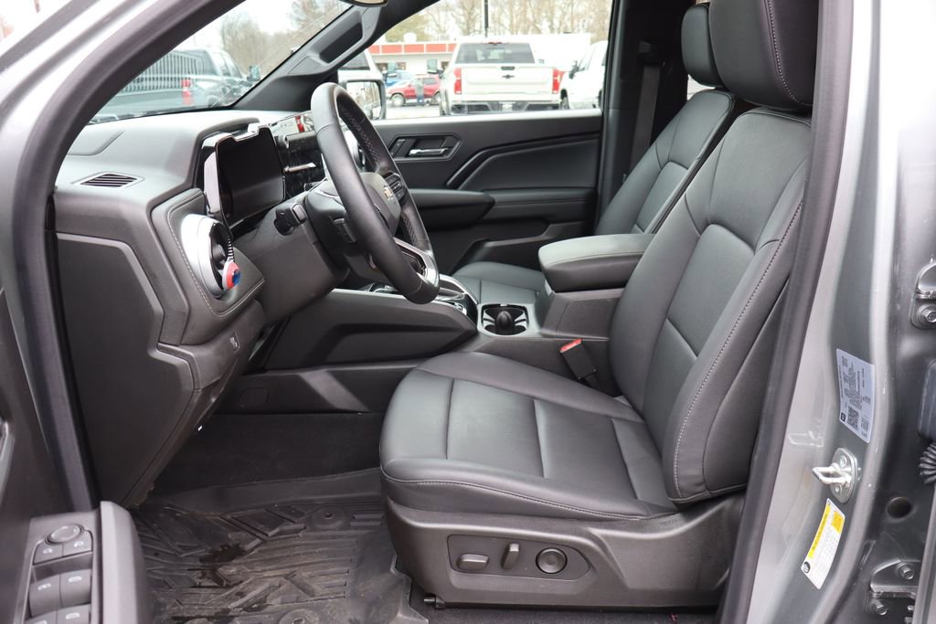 Used 2024 Chevrolet Colorado LT w/ LT Convenience Package III image 4