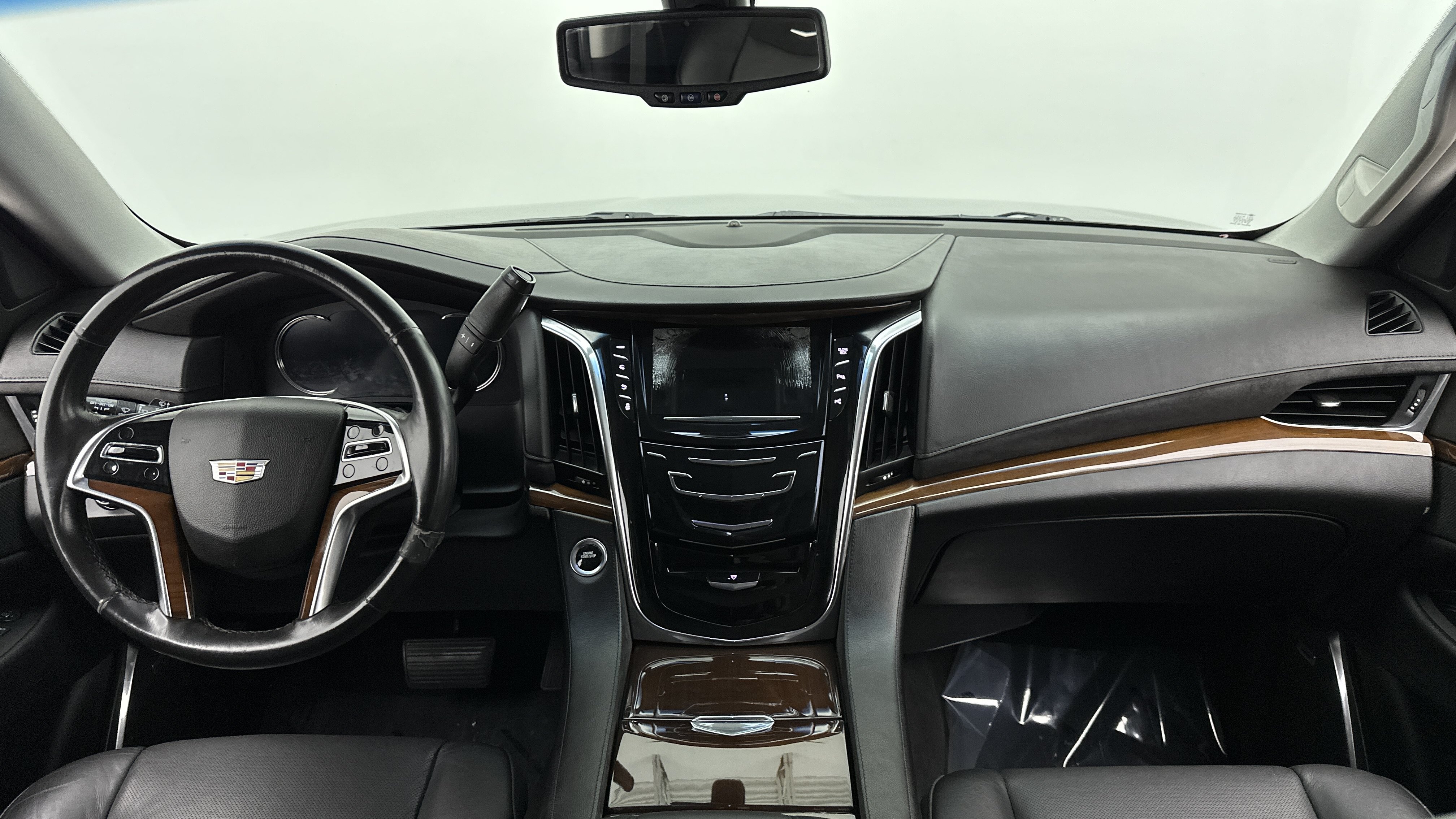 Used 2018 Cadillac Escalade ESV 4WD image 34