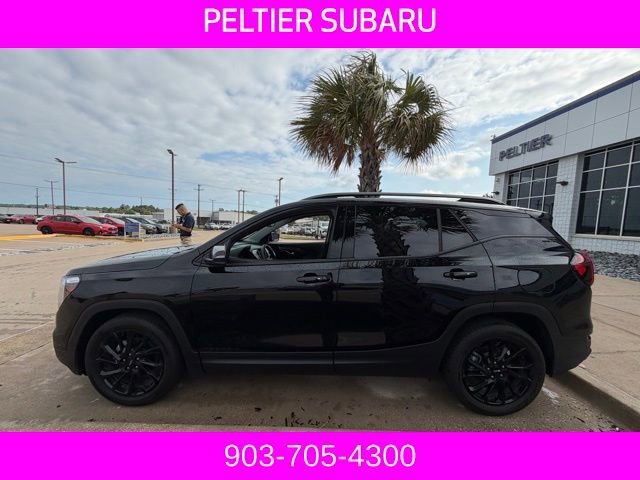 Used 2024 GMC Terrain SLT w/ Infotainment Package II image 5