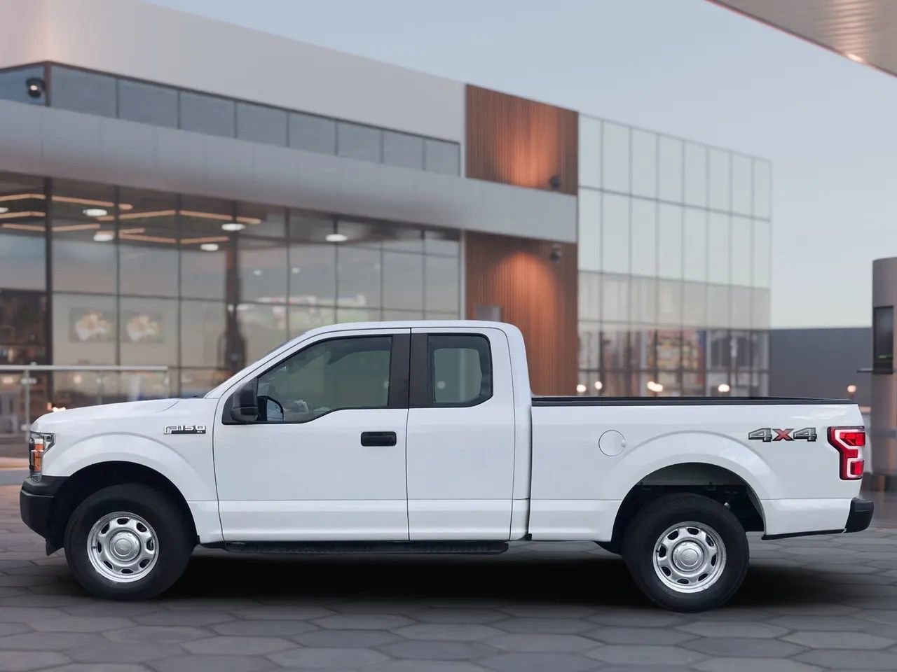 Used 2018 Ford F150 XL w/ XL Power Equipment Group AWD/4WD image 4