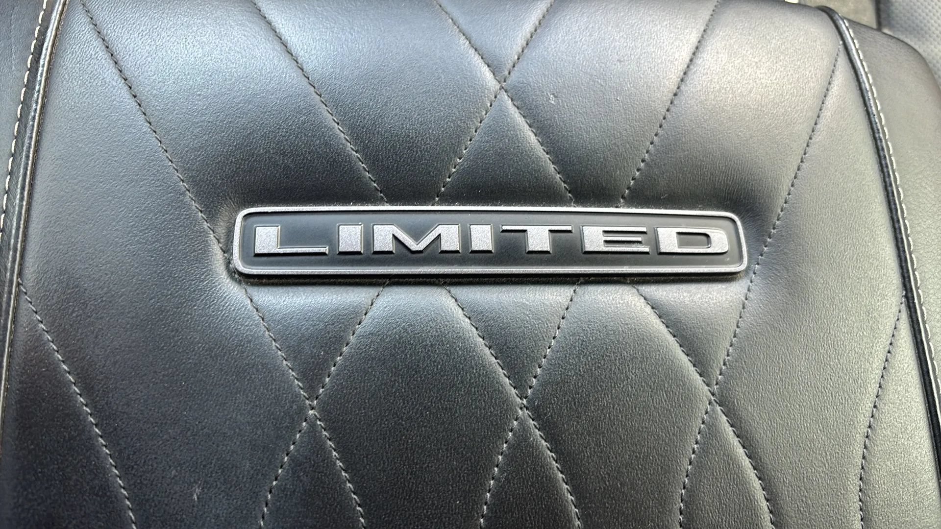 Used 2025 RAM 2500 Limited AWD/4WD image 32