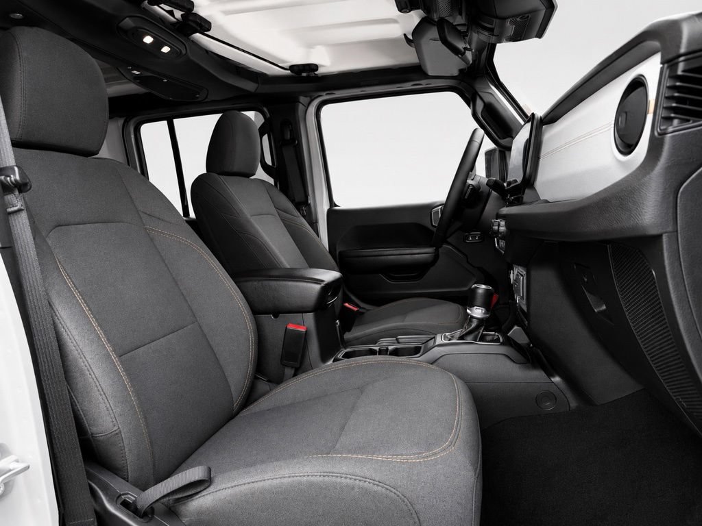 Used 2024 Jeep Wrangler Unlimited w/ Convenience Group AWD/4WD image 13