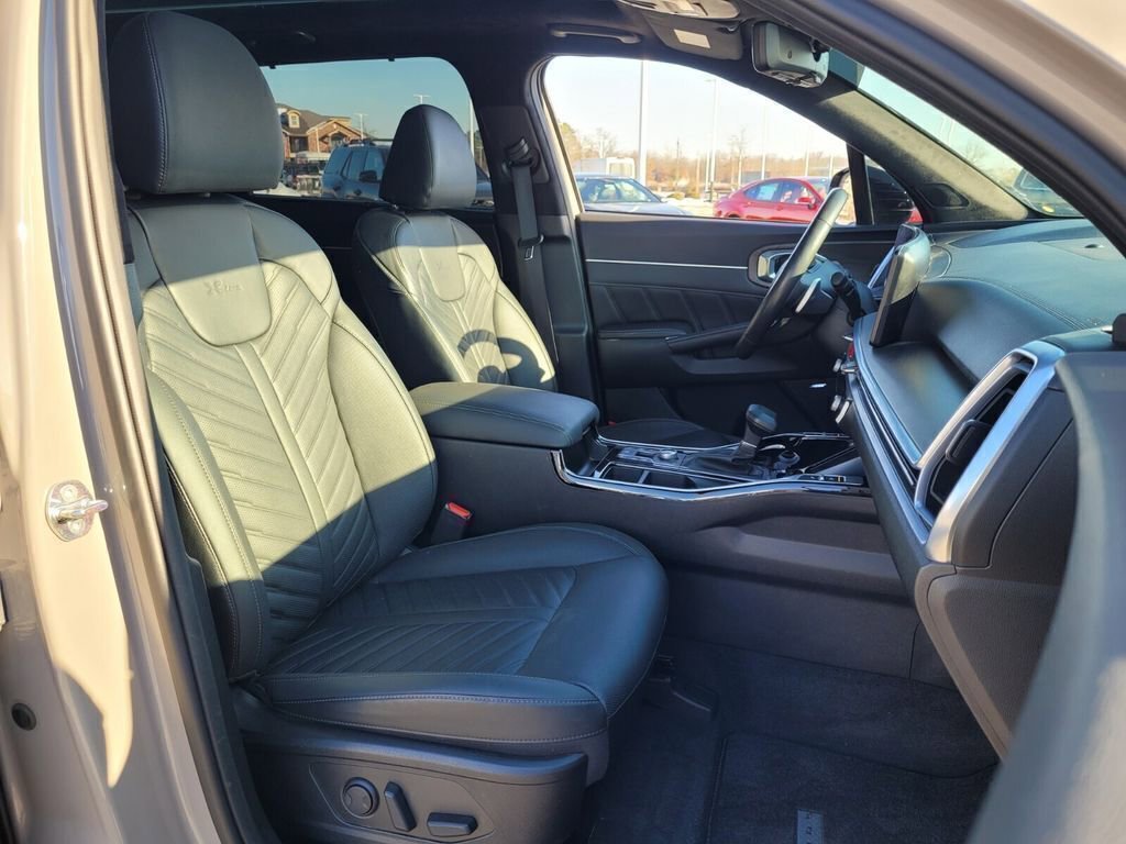 Used 2024 Kia Sorento SX Prestige image 13