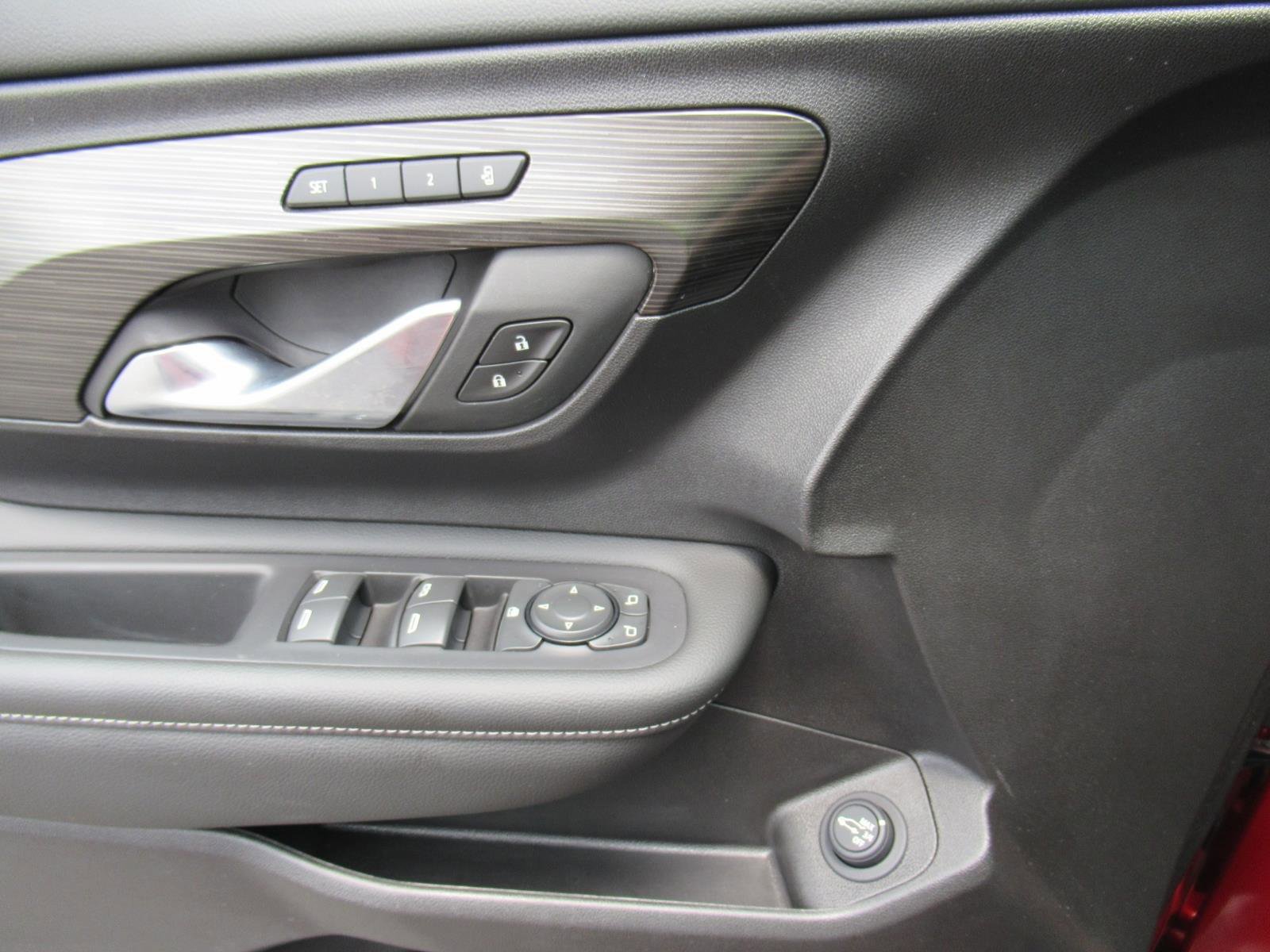 Used 2024 GMC Terrain SLT w/ Infotainment Package II AWD/4WD image 20