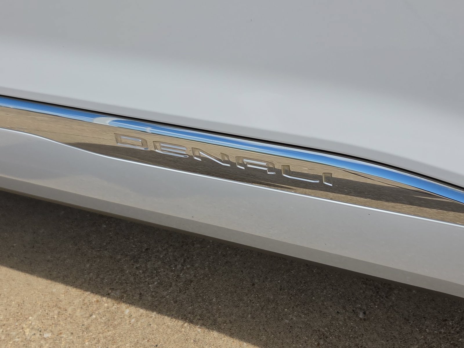 Used 2023 GMC Acadia Denali FWD image 31
