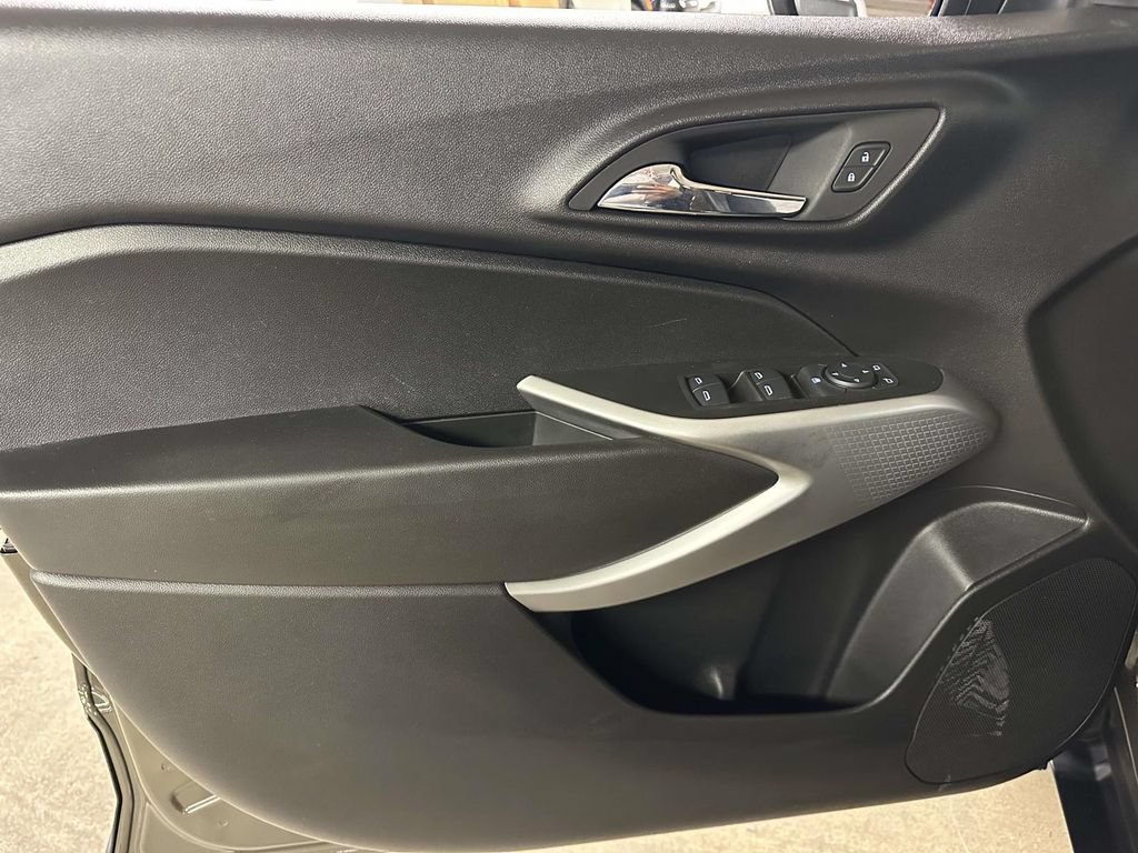 Certified 2024 Chevrolet Trax LS w/ LS Convenience Package FWD image 16