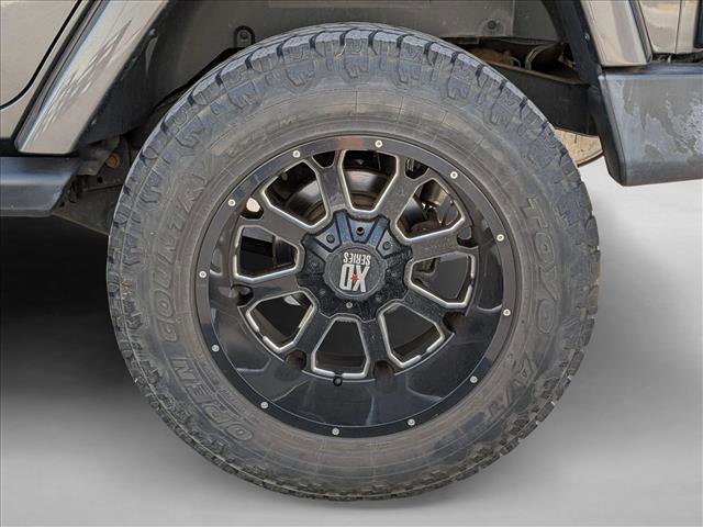 Used 2017 Jeep Wrangler Unlimited Sahara w/ Connectivity Group image 5