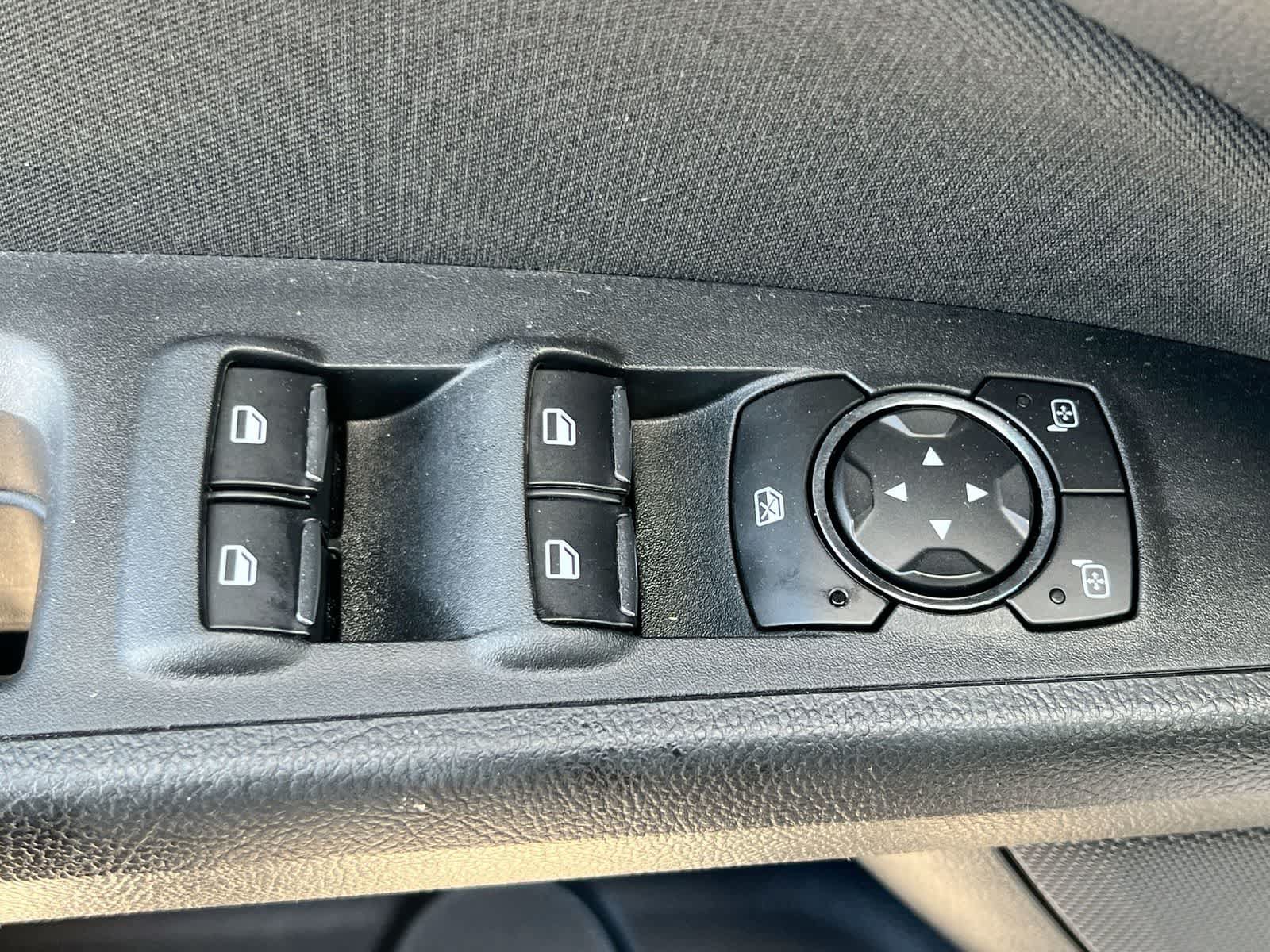 Used 2020 Ford Fusion SE FWD image 17