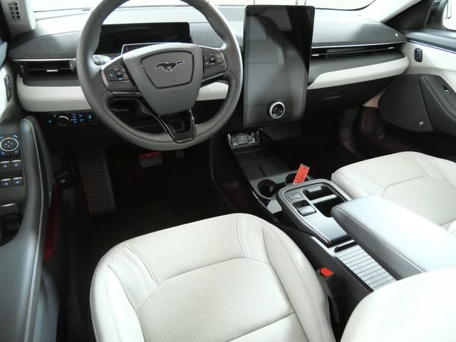 Certified 2025 Ford Mustang Mach-E Premium AWD/4WD image 4