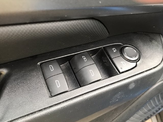 Used 2024 Chevrolet Equinox EV RS FWD image 9