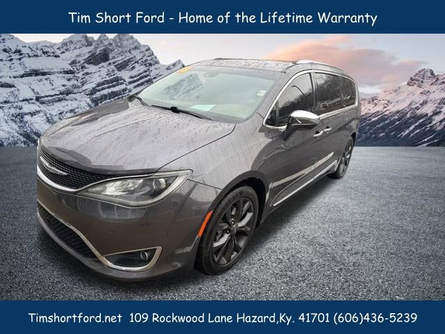 Used 2018 Chrysler Pacifica Limited w/ Tire & Wheel Group image 2