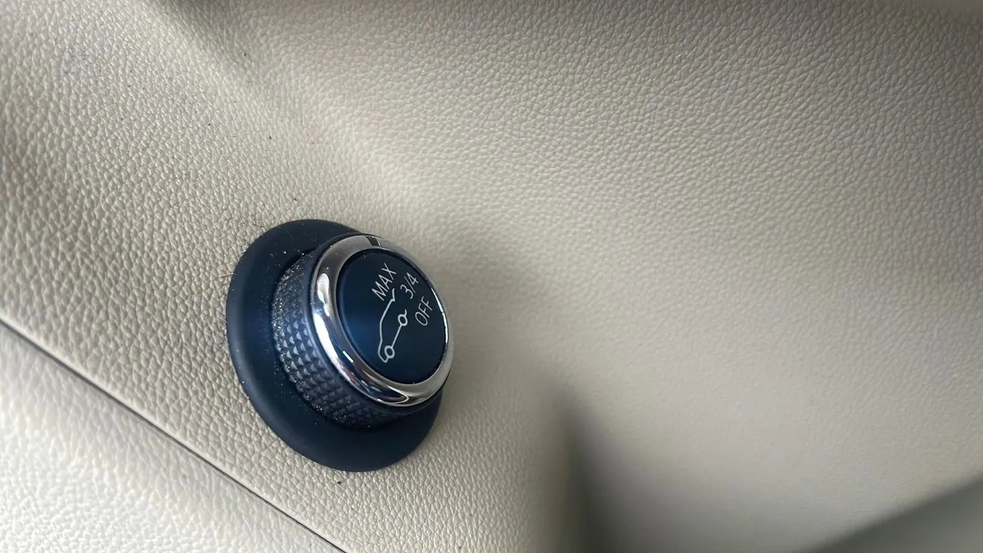 Used 2019 Cadillac XT5 Sport Utility 4D image 22