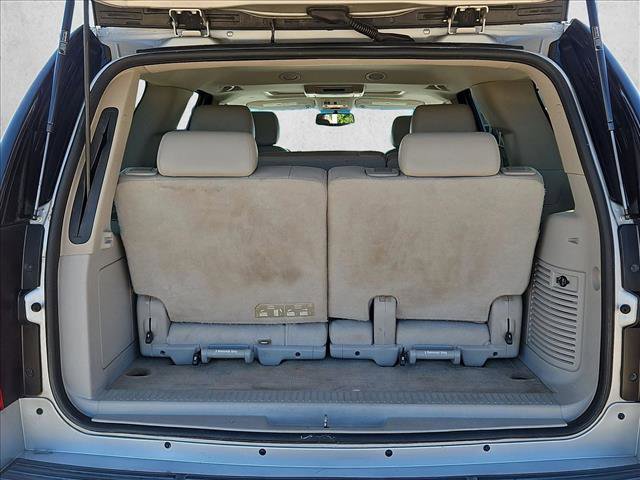 Used 2011 GMC Yukon SLT w/ SLT-2 Equipment Package AWD/4WD image 19